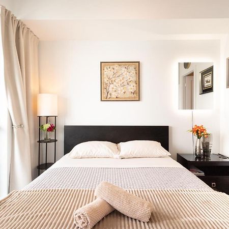 Bright Condo In The Heart Of Toronto Exterior foto