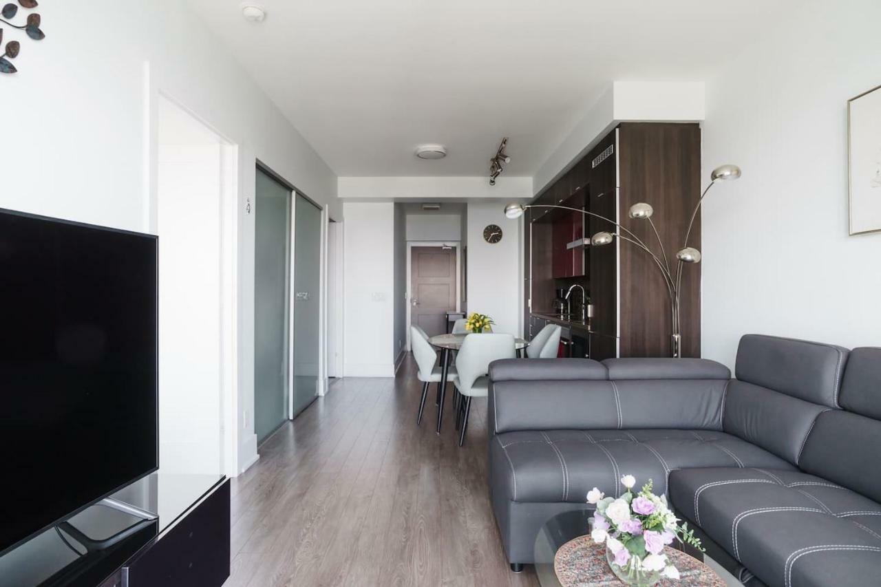Bright Condo In The Heart Of Toronto Exterior foto