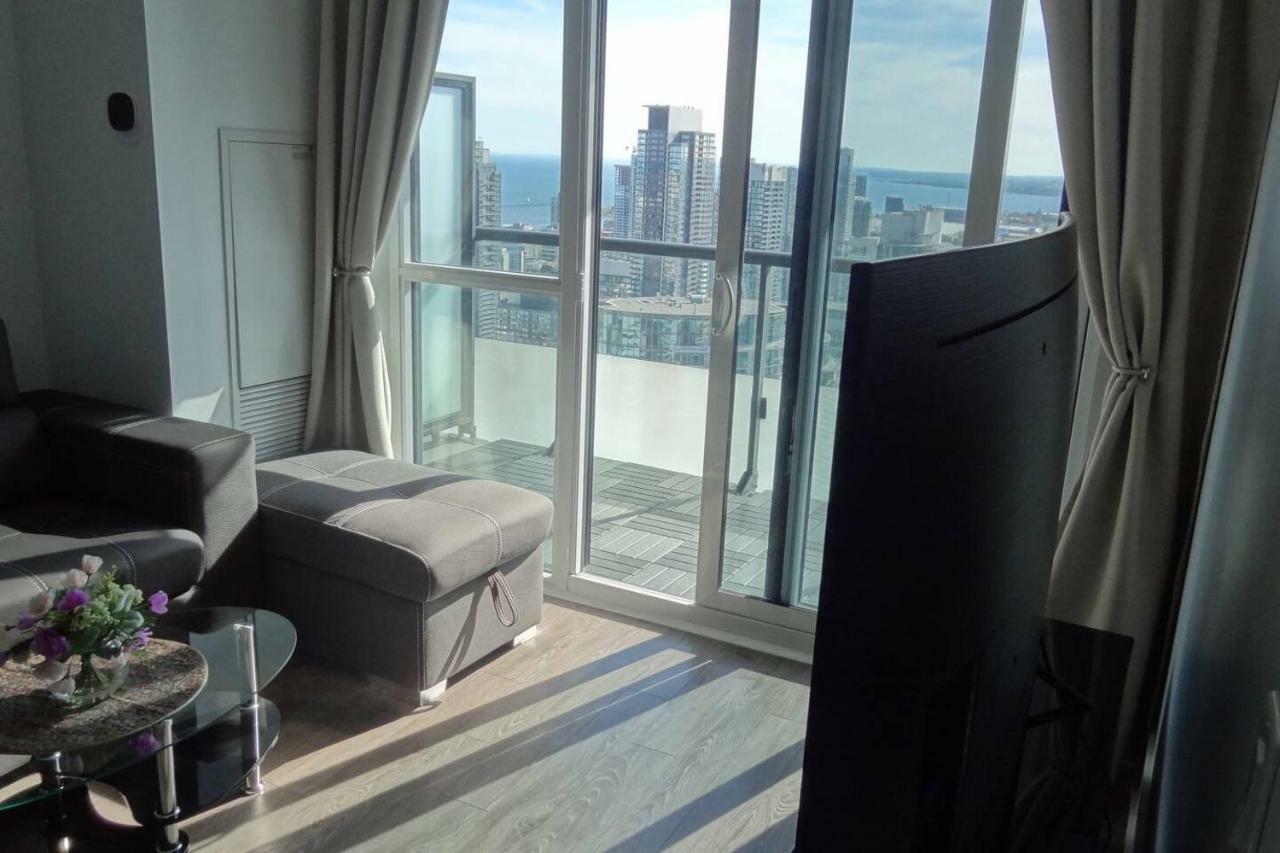 Bright Condo In The Heart Of Toronto Exterior foto