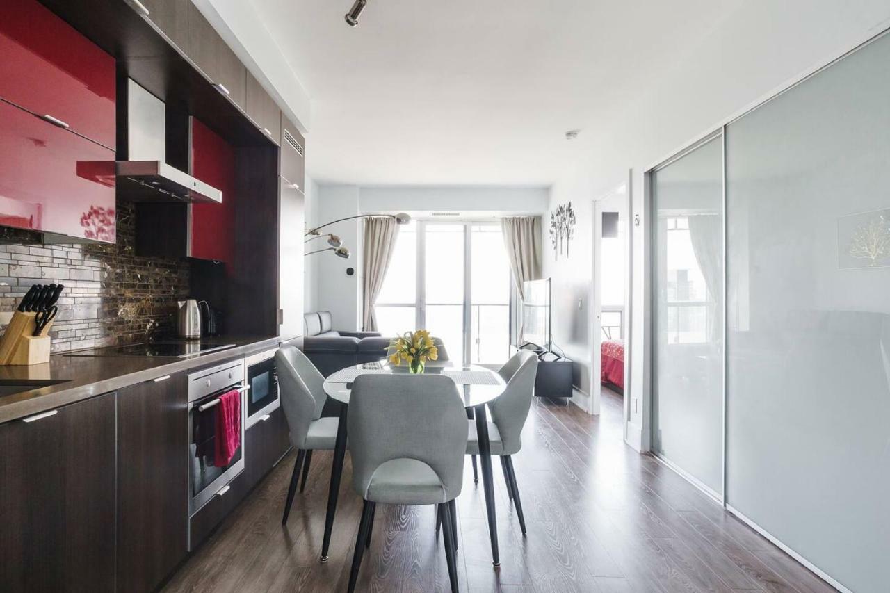 Bright Condo In The Heart Of Toronto Exterior foto