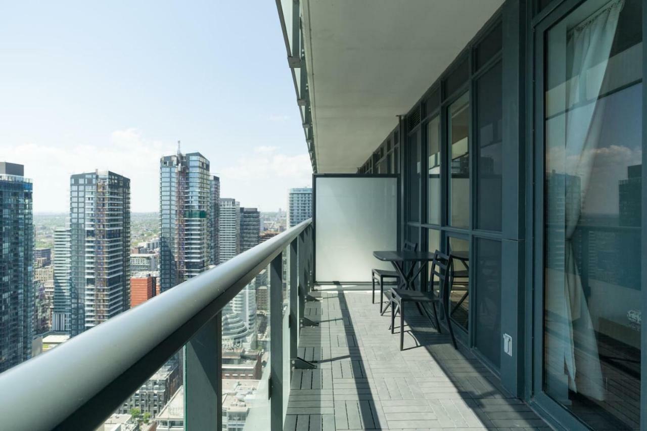 Bright Condo In The Heart Of Toronto Exterior foto
